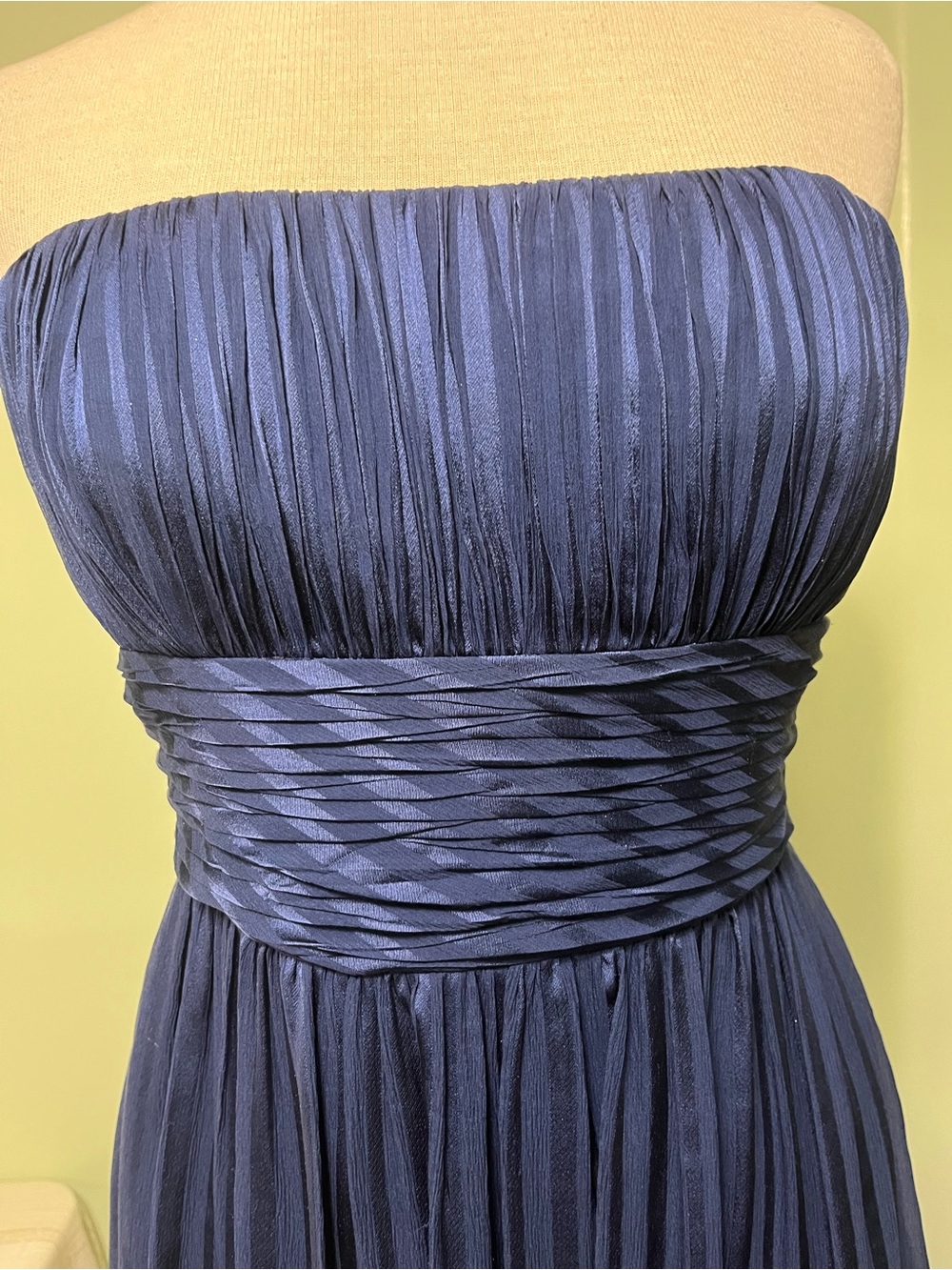 BCBG Max Azria Women’s 100% Silk Strapless Cocktail Dress Pleated Ink Blue Sz 12 - Picture 9 of 15